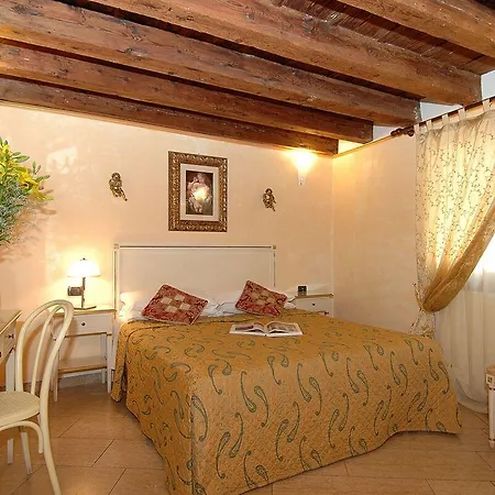 Ca' Dei Leoni 3*