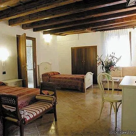 Ca' Dei Leoni Hotel