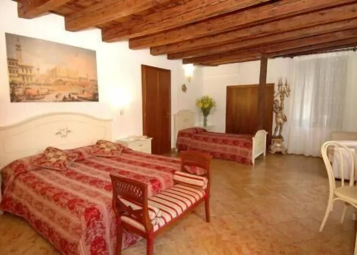 Ca' Dei Leoni 3* البندقية