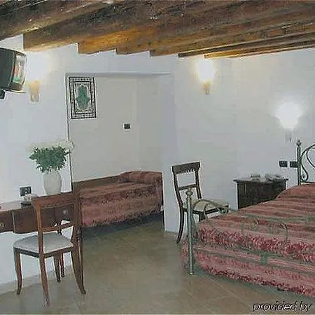 Ca' Dei Leoni