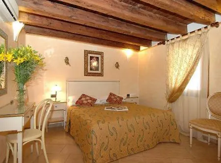 Hotell Ca' Dei Leoni 3*